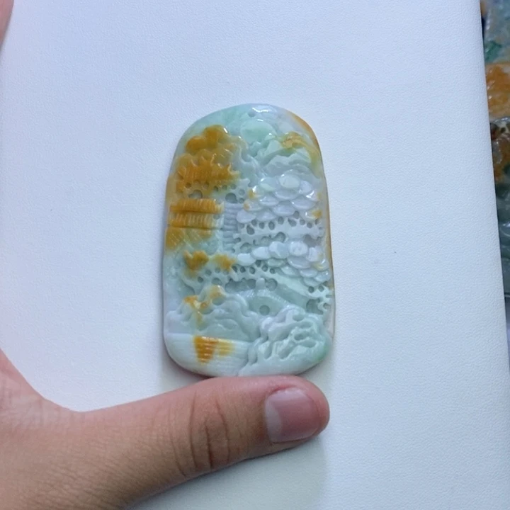 颈饰未镶嵌翡翠山水