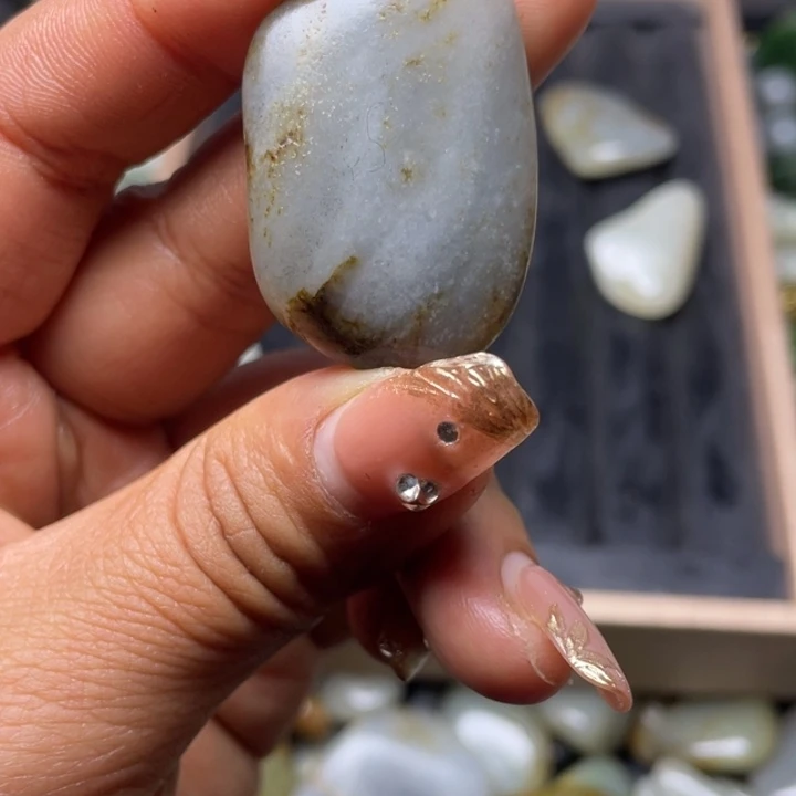 和田玉未镶嵌珠宝奇石