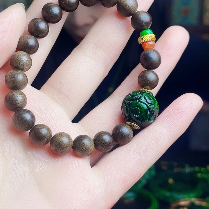 翡翠未镶嵌颈饰多样性