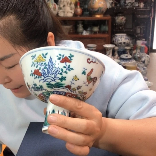 瓷片瓷器活在自己身上