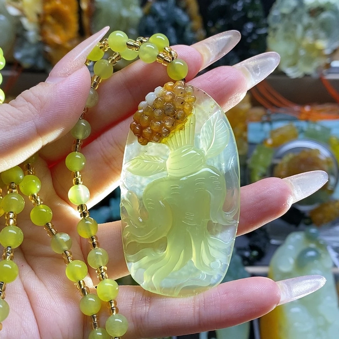 蛇纹石玉未镶嵌颈饰