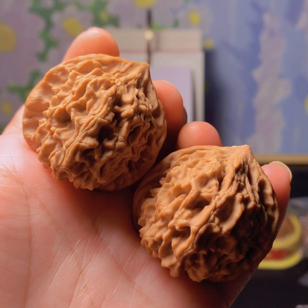 文玩核桃吊坠蓟县红39