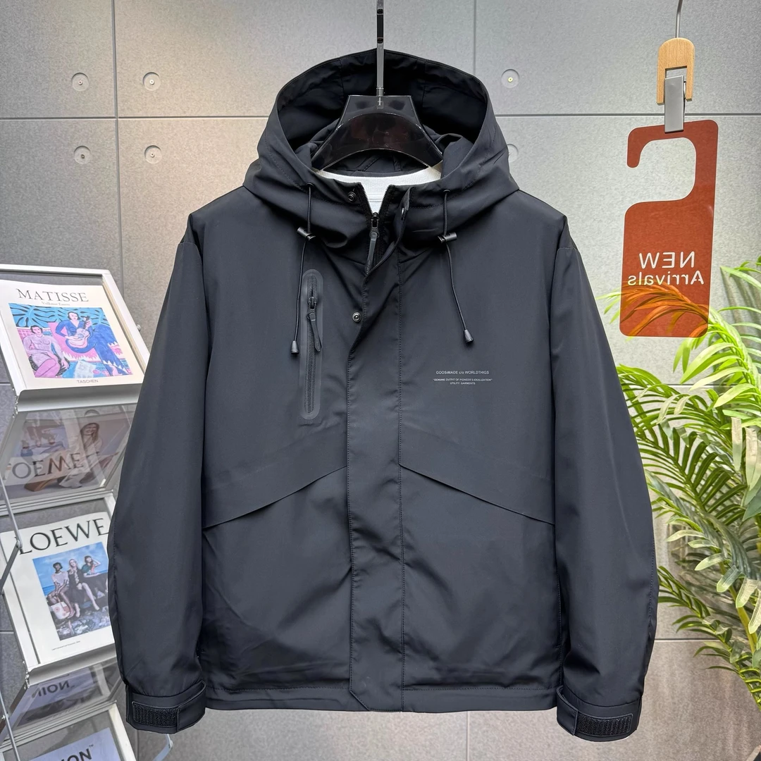 2025春秋季新款潮流男士冲锋衣外套简约时尚防风防水短款外穿夹克