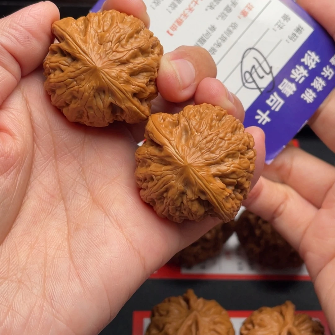 文玩核桃把件原桩铁锤40克重42.8