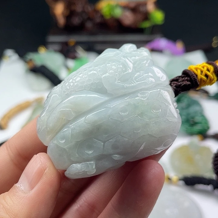 翡翠未镶嵌颈饰吊坠