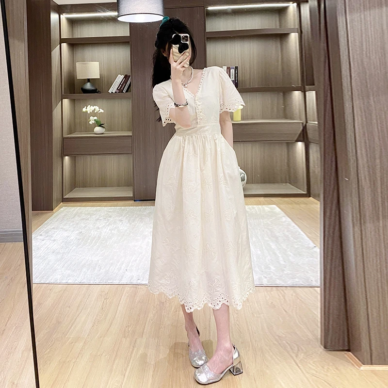 法式V领连衣裙女2025新款长裙收腰气质温柔风小仙女裙蕾丝长裙