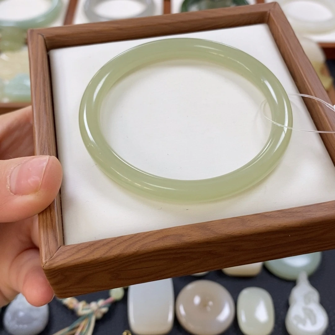 【闪购商品】和田玉手镯57未镶嵌