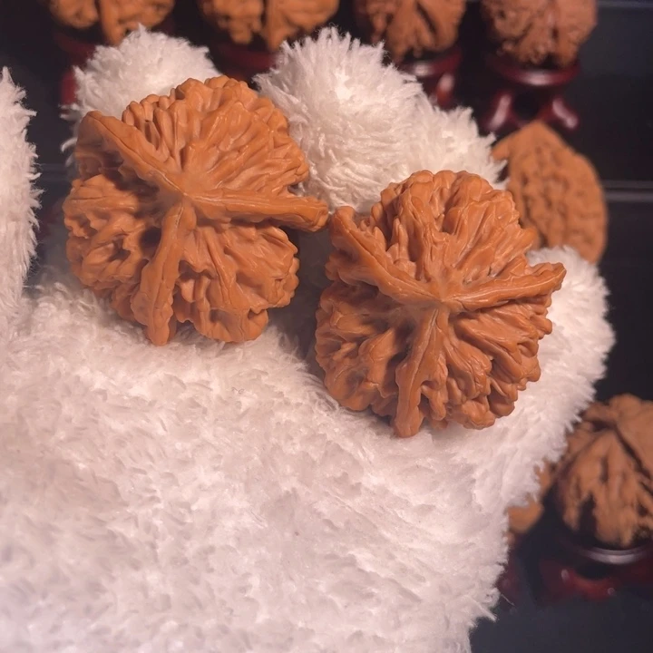 文玩核桃吊坠43官帽