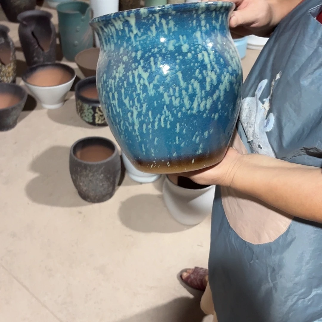 紫砂花盆口21高23一个