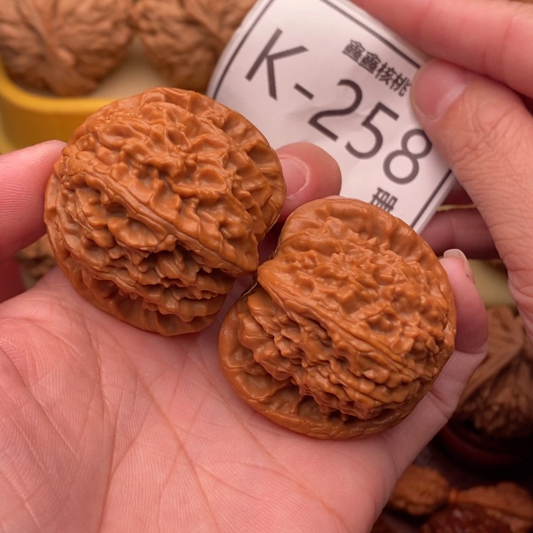 把件桃核狮子头41…..