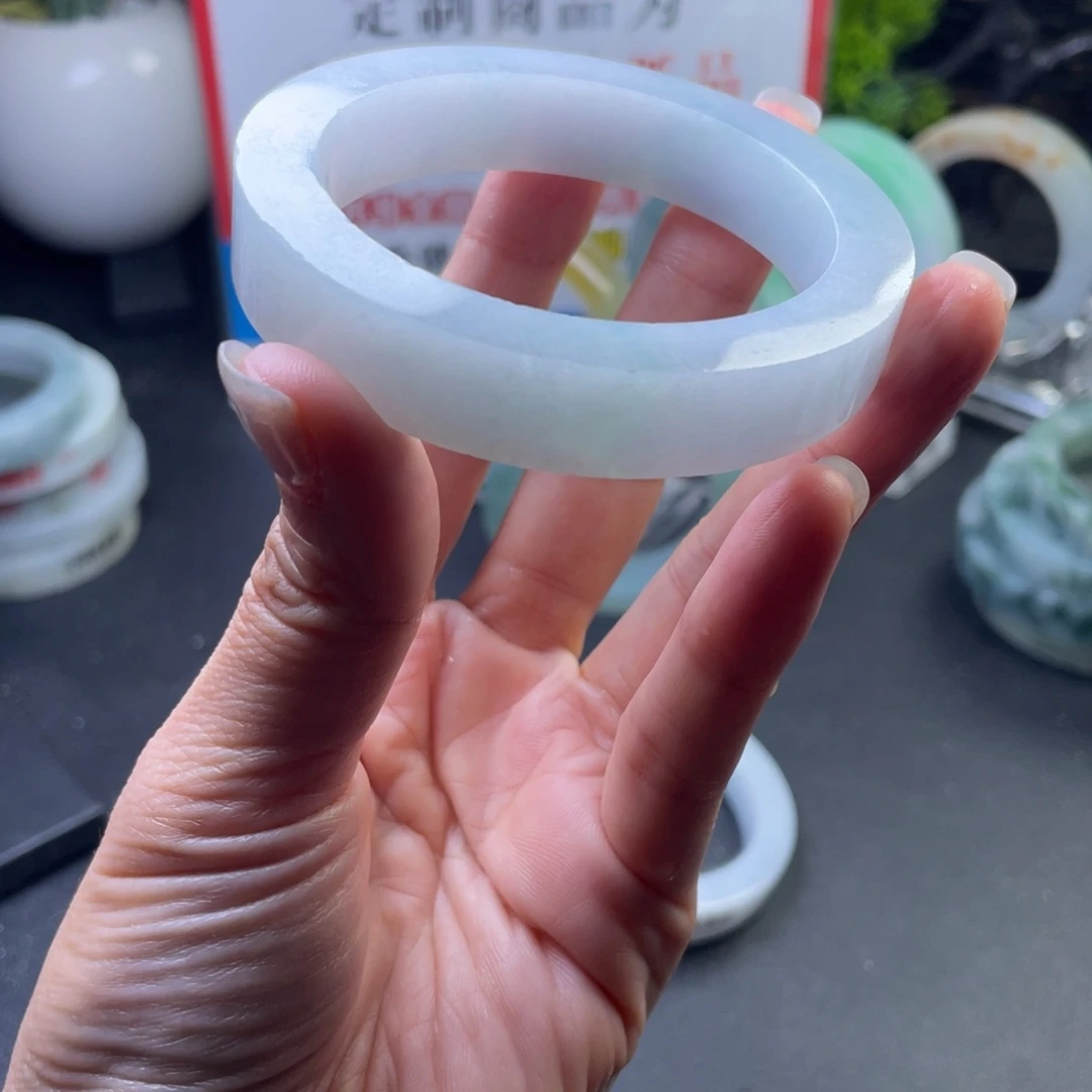 左***子未镶嵌定制翡翠多样性