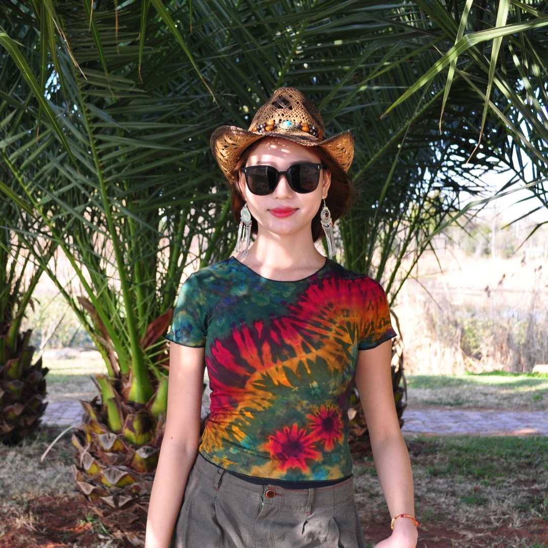 手工扎染东南亚风休闲度假夏季彩色短款女士T恤（花色直播间选购）