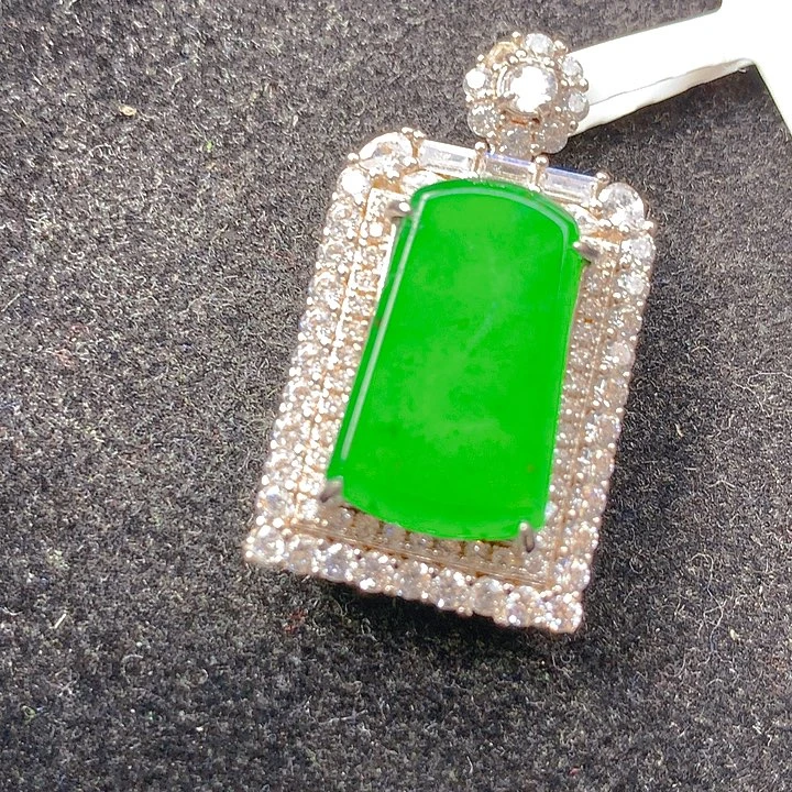 颈饰银S925镶嵌翡翠