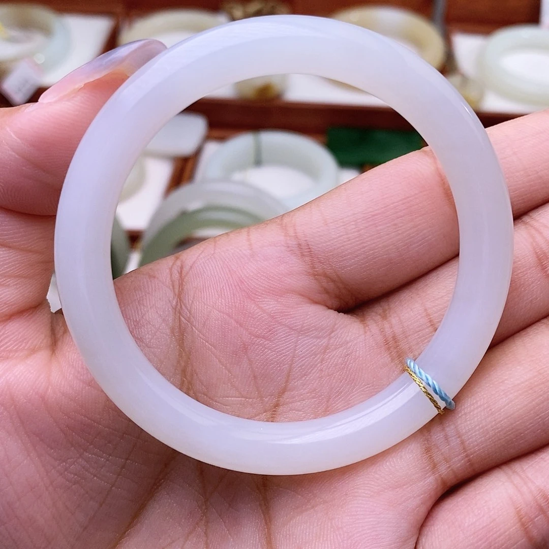 和田玉手镯未镶嵌52.3