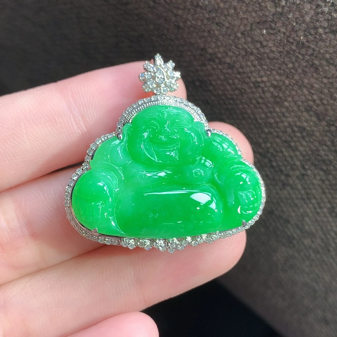 颈饰18K金镶嵌翡翠