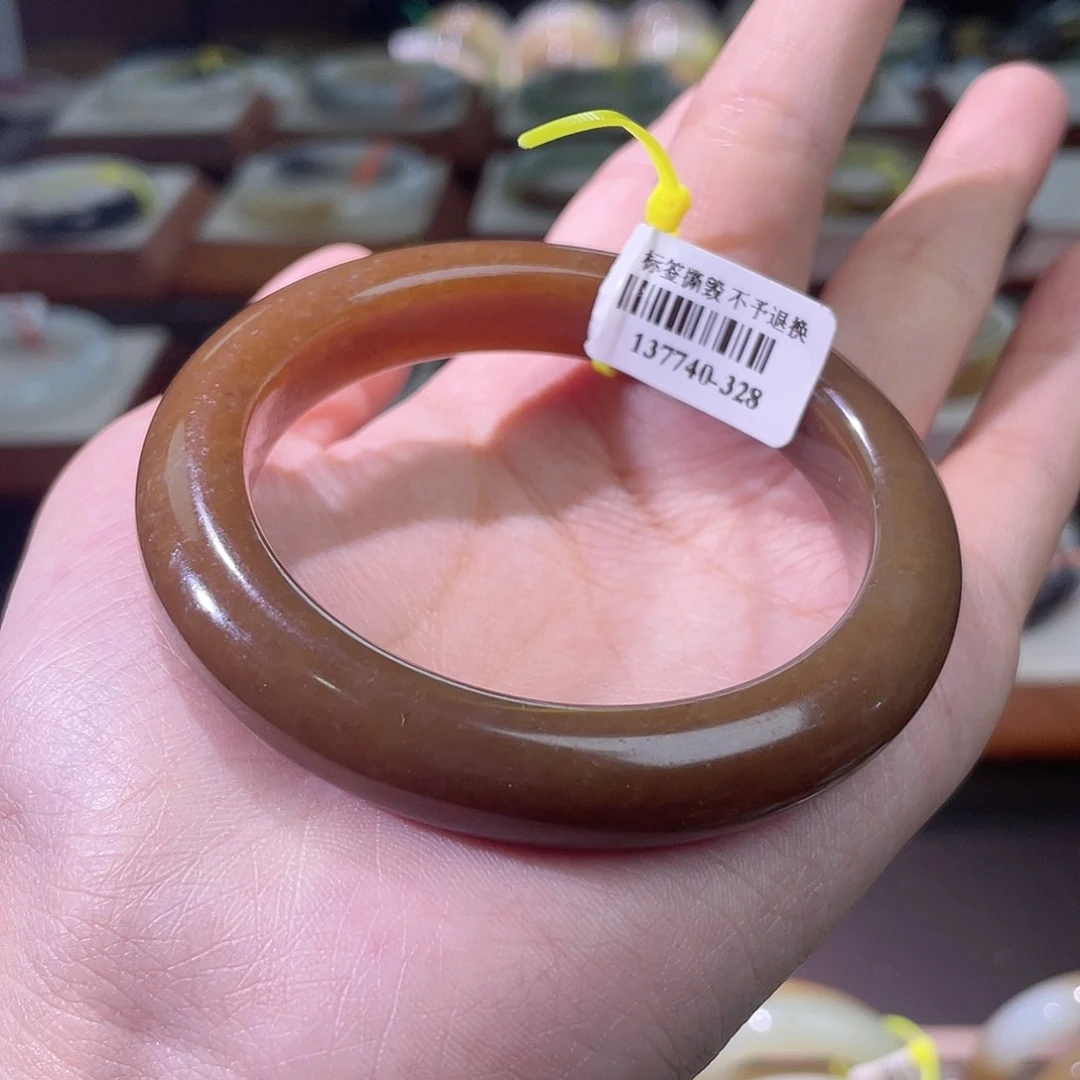 【闪购商品】未镶嵌手镯和田玉14号 满糖镯56圈