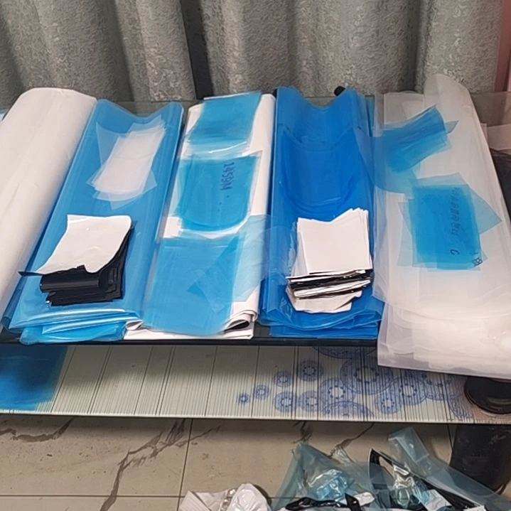 用***67*10*12丝黑白膜裁剪一张