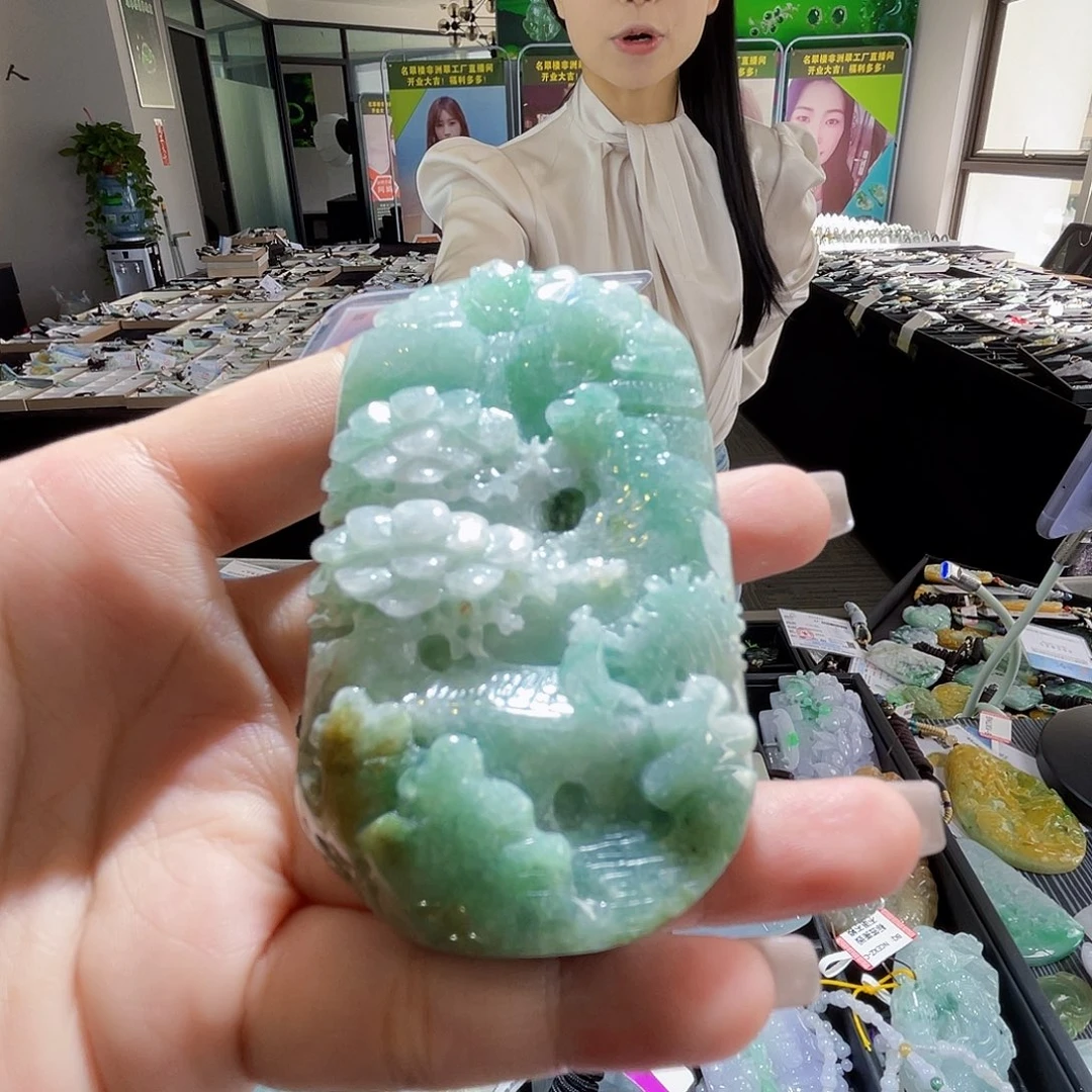 颈饰未镶嵌翡翠一个