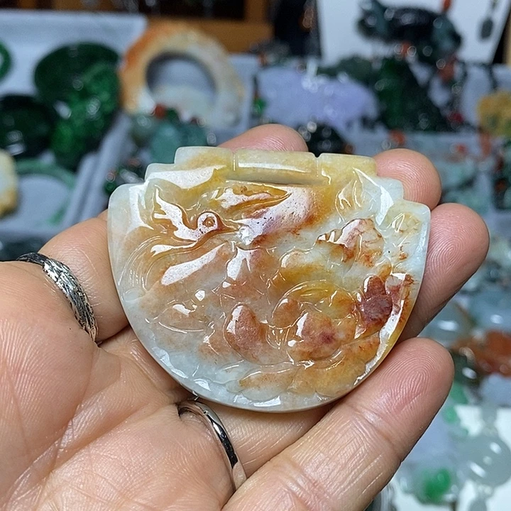 翡翠未镶嵌吊坠(赠链)