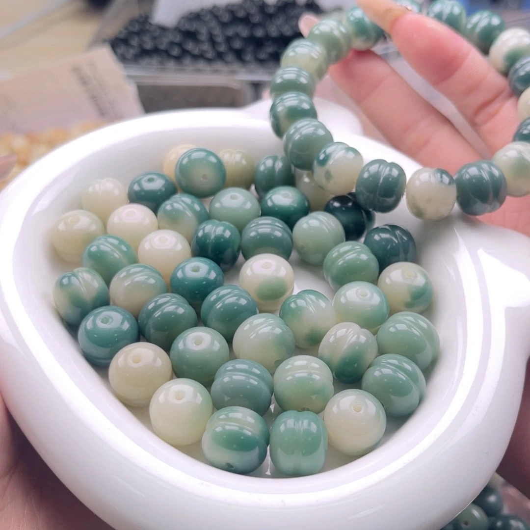 白玉菩提吊坠q13.75mm30颗。夹心汉堡