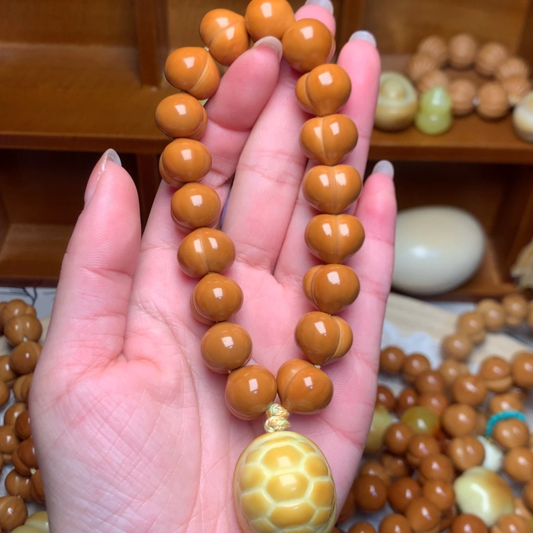 猴头核桃把件14玻璃底屁桃手持富甲