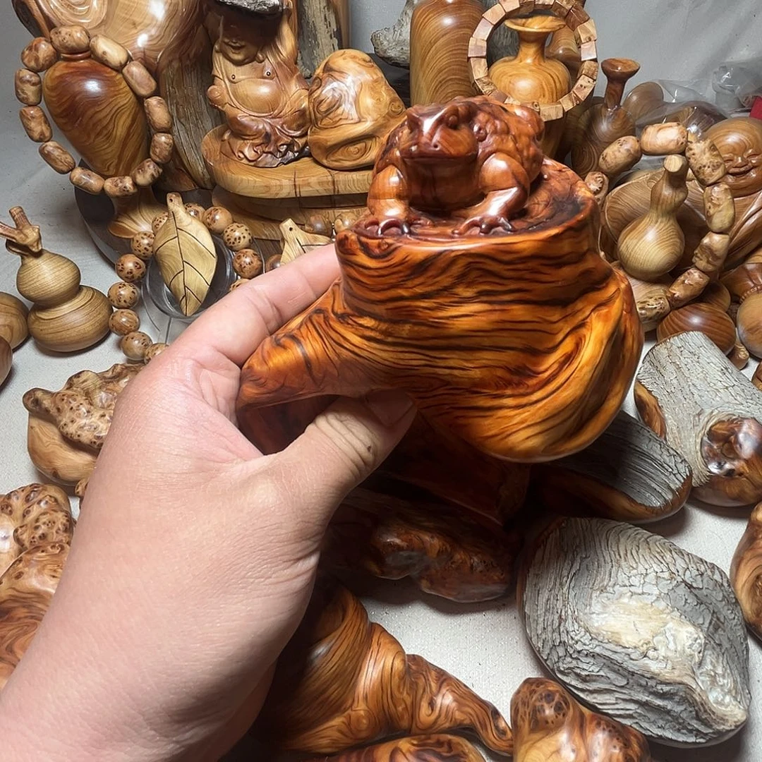 泰***岳木质类崖柏金蟾坨坨