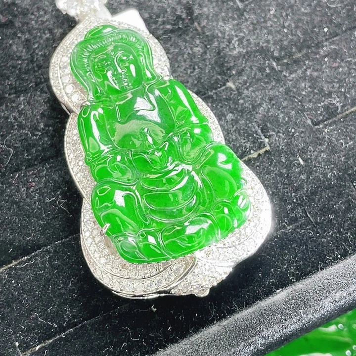 翡翠未镶嵌颈饰05