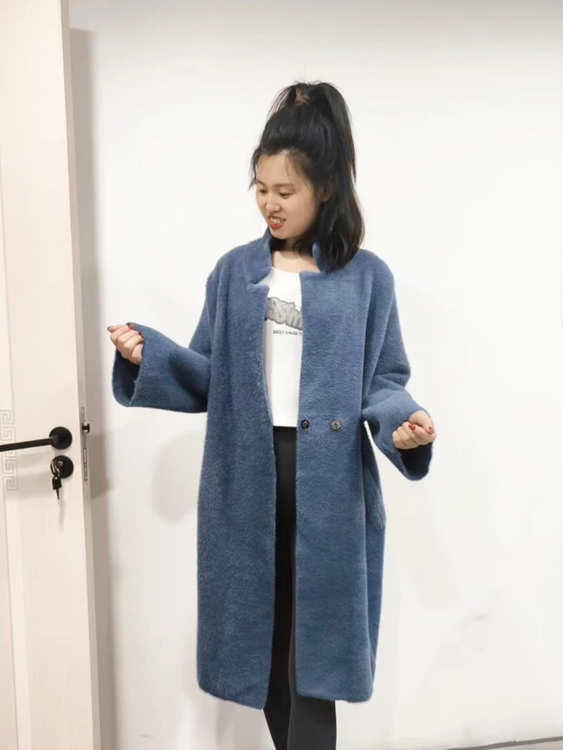 W64  蓝色大外套130斤可穿  默认微瑕  无运费险  接受不了勿拍