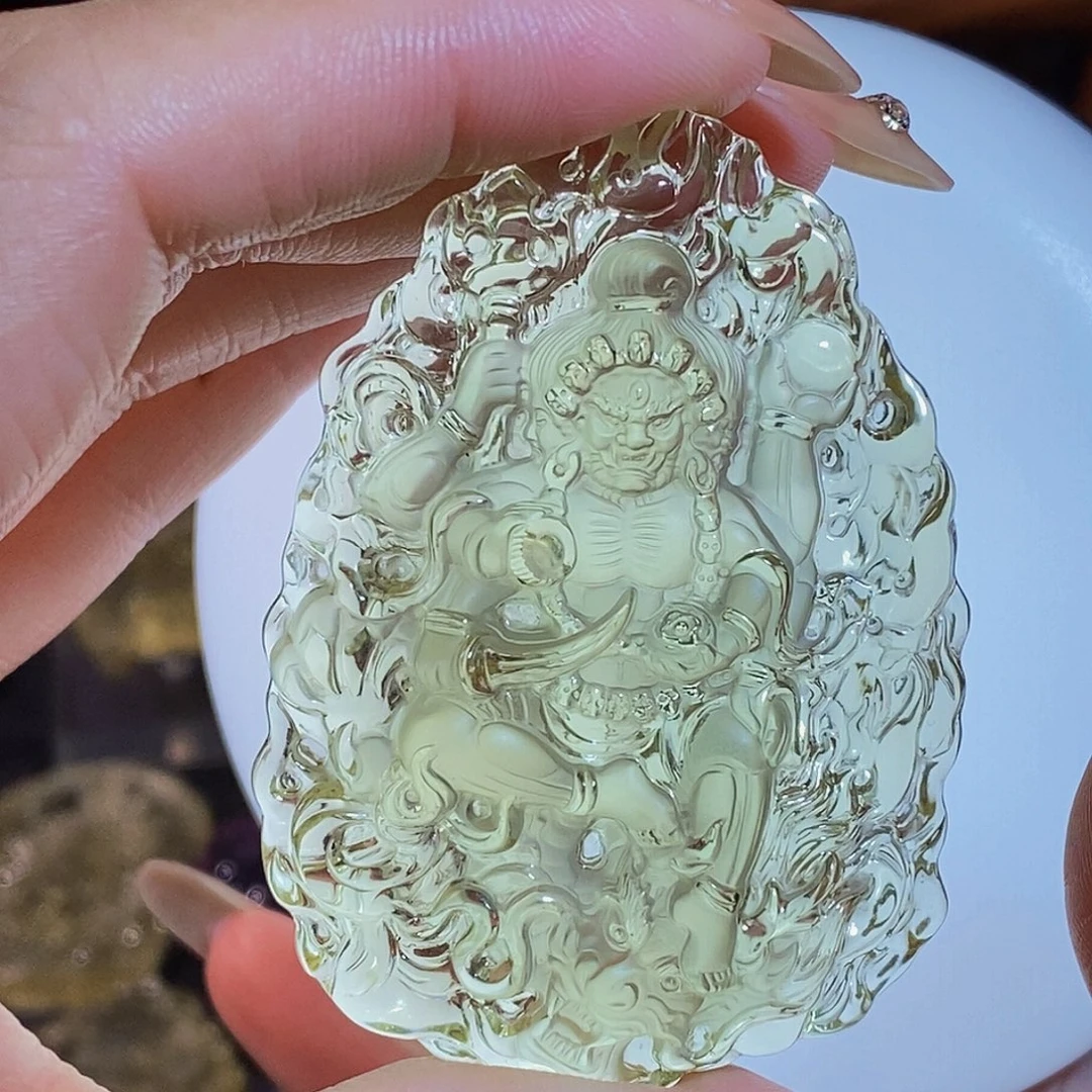 米***凌未镶嵌颈饰水晶吊坠
