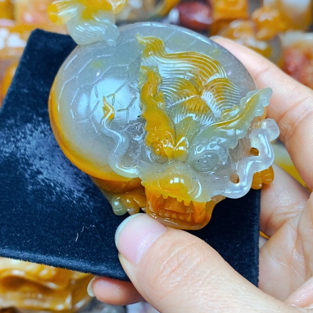 未镶嵌石英质玉（黄龙玉）颈饰