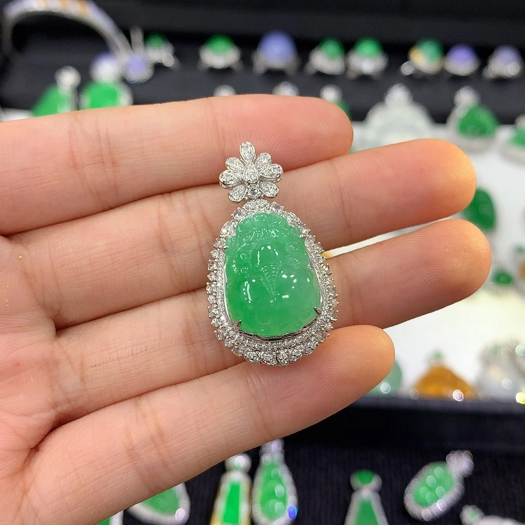 【闪购商品】翡翠吊坠(不含链)18K金镶嵌貔貅