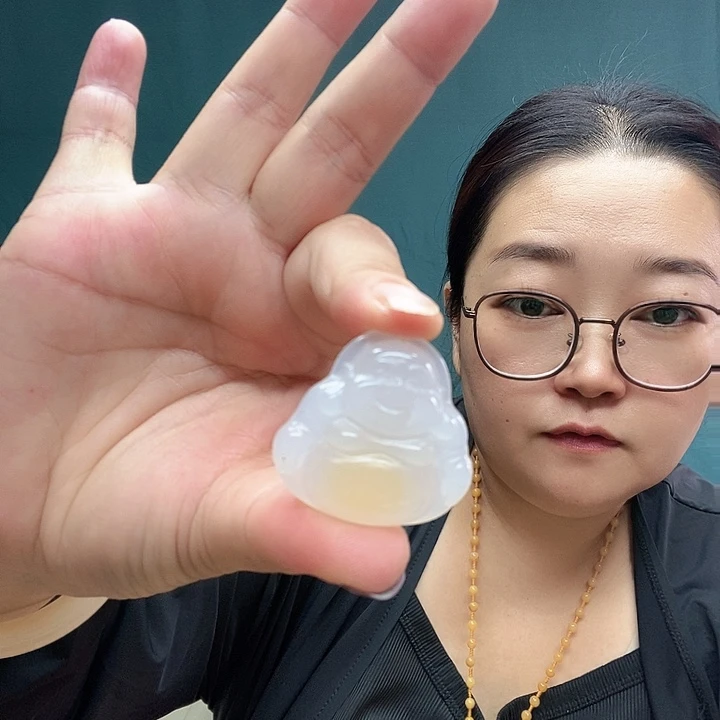 石英质玉（黄龙玉）未镶嵌颈饰