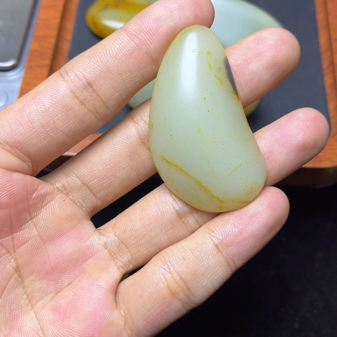 榆***师颈饰未镶嵌和田玉