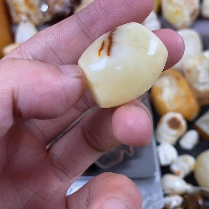 未镶嵌琥珀裸石我