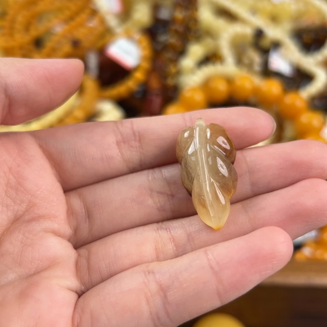 琥珀未镶嵌珠宝奇石