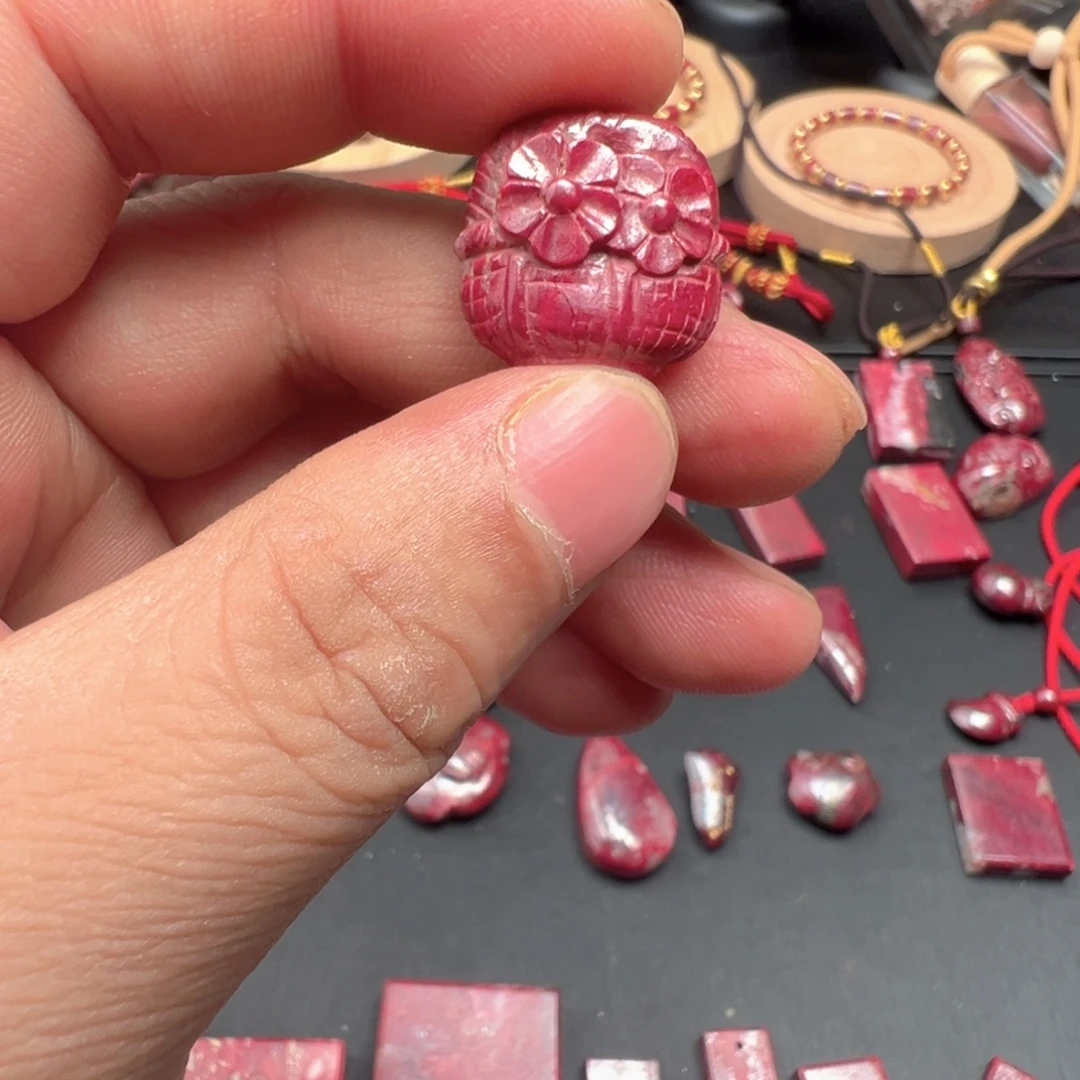 漠***然天然辰砂天然朱砂原矿雕刻件