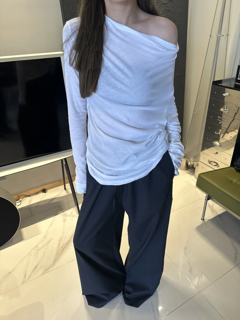 KIOKWANG//小众设计感 斜肩两穿长袖修身露肩长袖上衣