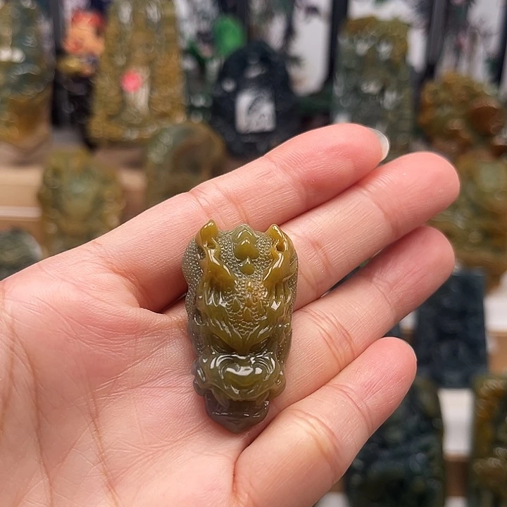 翡翠未镶嵌颈饰天然翡翠a货龙头