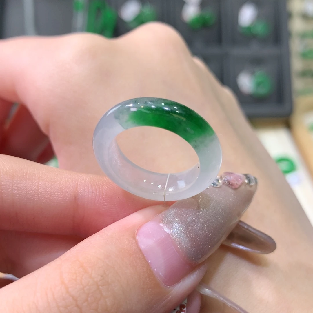 翡翠戒指未镶嵌10辣色