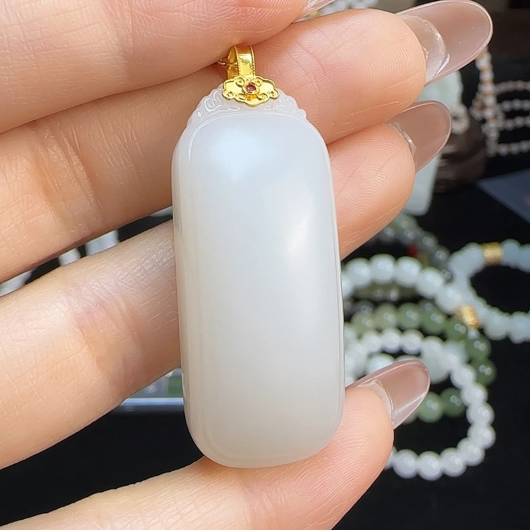 和田玉18K金镶嵌颈饰定制发货