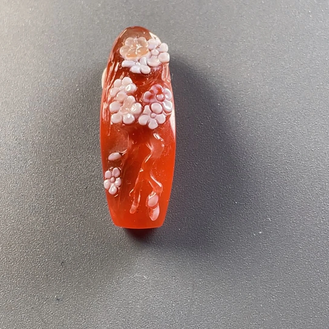 南红玛瑙未镶嵌天然原矿俏色梅花手牌吊坠