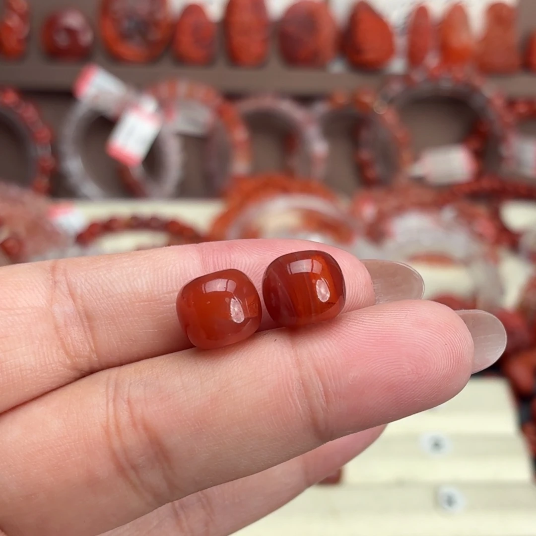 唐***哥南红玛瑙未镶嵌颈饰10咪➕老型珠一对