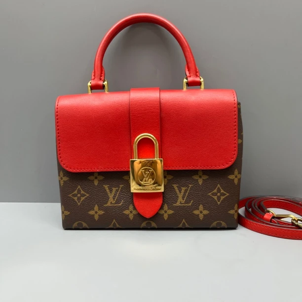 95新 LouisVuitton/路易威登 老花拼红Lcoky bb锁头包 尺寸20*15