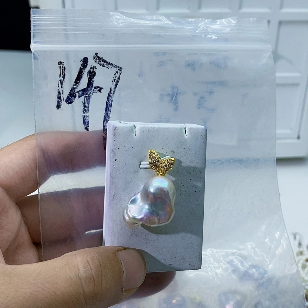 淡水珍珠合金颈饰