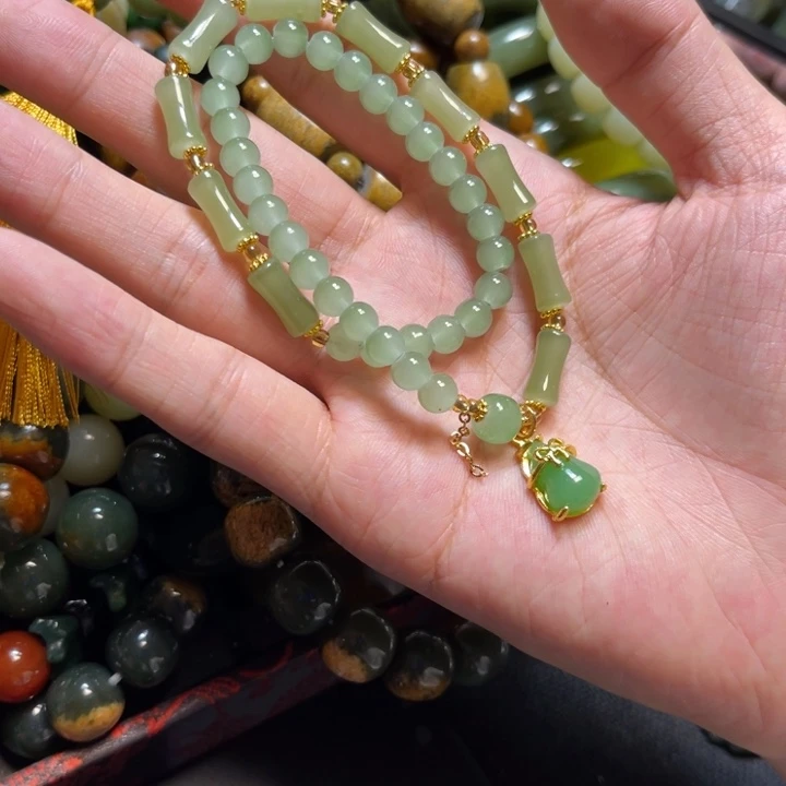 颈饰未镶嵌透闪石质玉