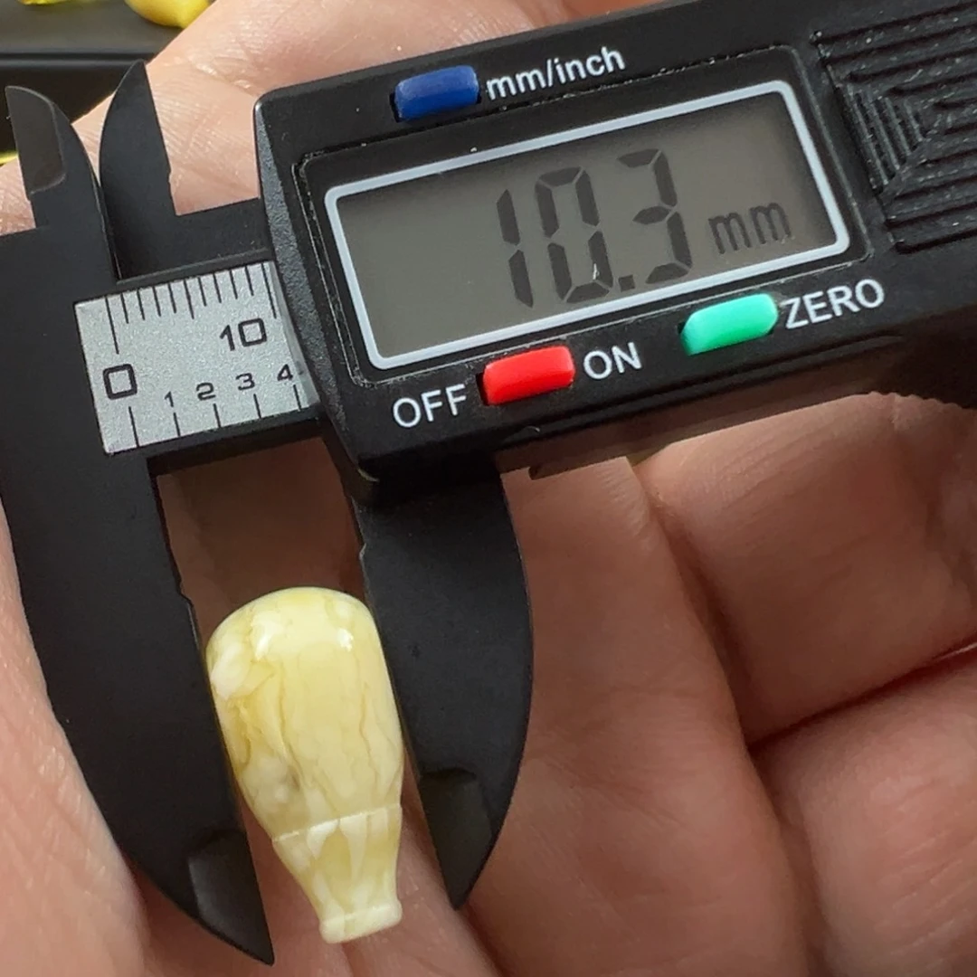 未镶嵌蜜蜡裸石32杂