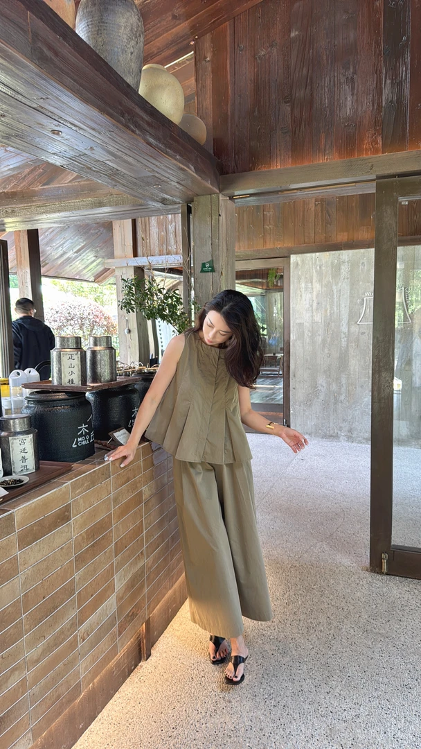 POGU-R 新品经典时尚套装宽松显瘦无袖上衣休闲裤TZ-637