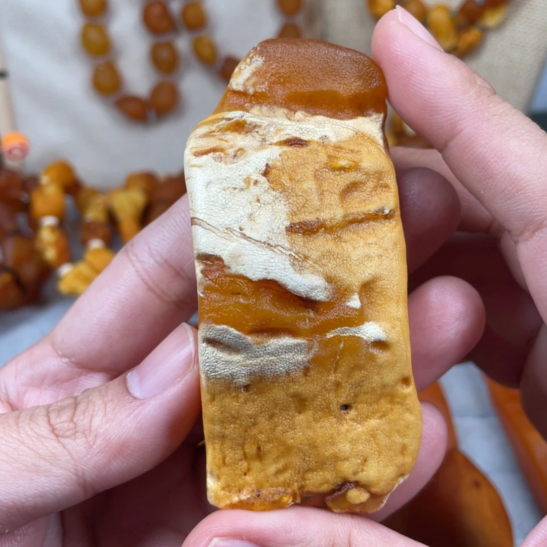 琥珀珠宝奇石未镶嵌