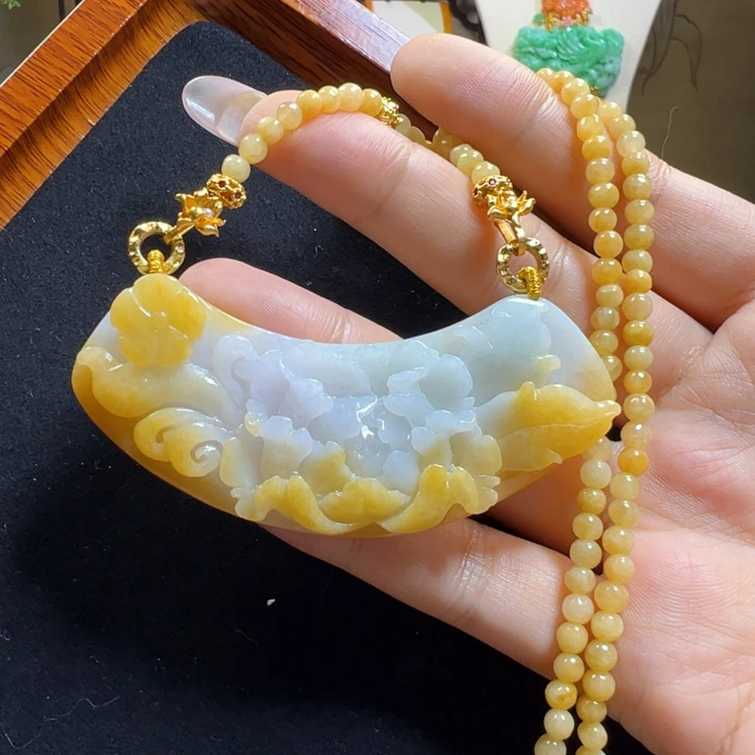 翡翠未镶嵌毛衣链弯弯
