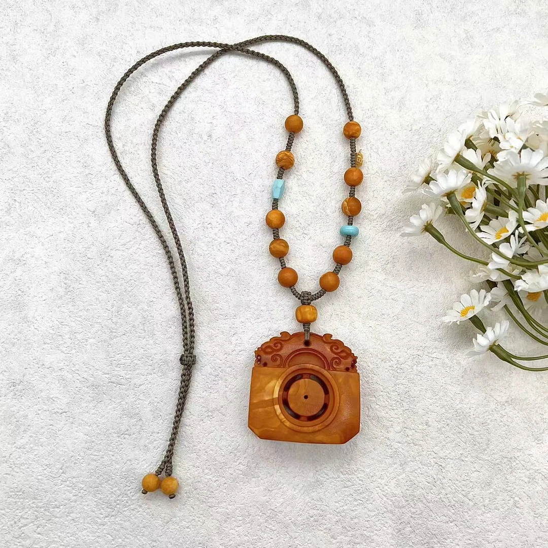 【润家原创】天然琥珀橘皮花蜡雕刻件设计款项链#5576